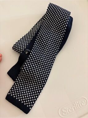 Knitted Navy and White Textured Tie